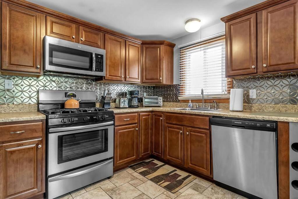 Gorgeous 2 Queen Bedroom Apartment In North Buffalo With 70 Inch Tv Exteriér fotografie